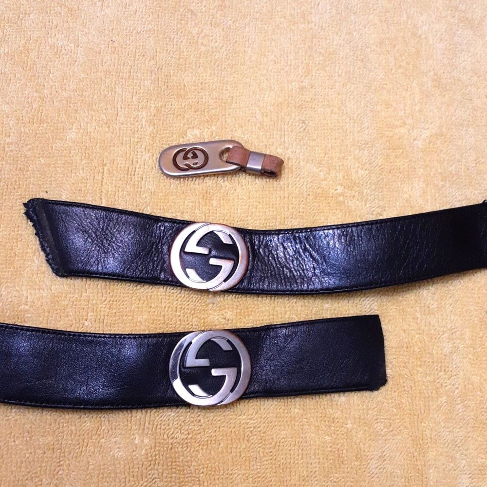 Gucci zipper pulls with 2 logos